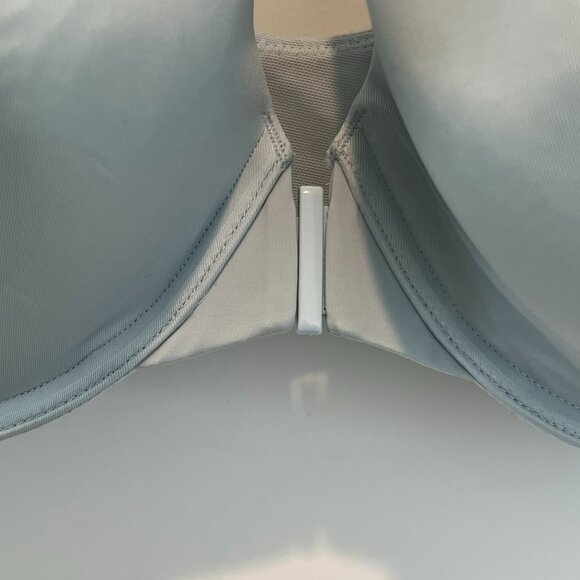 Torrid Curve Front Close Bra - Picture 8 of 9